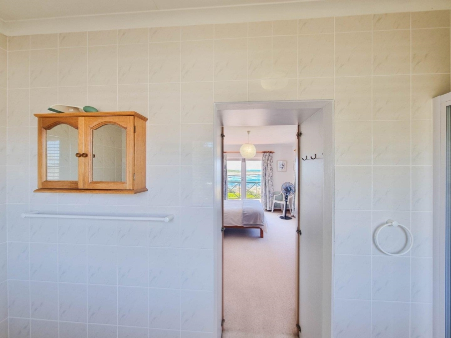 4 Bedroom Property for Sale in Sandbaai Western Cape